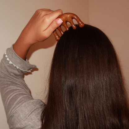WOODEN SCALP MASSAGER